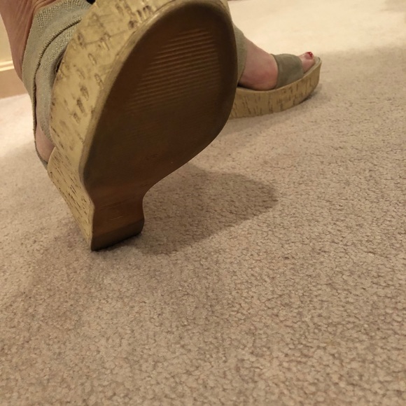 Beige wedges - Picture 5 of 8